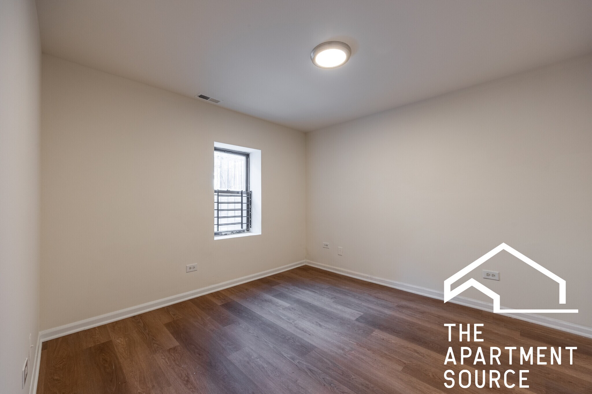 Building Photo - 1260 N Greenview Ave