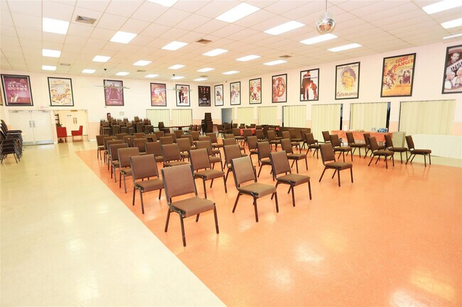 Building Photo - 8225 Sunrise Lakes Blvd