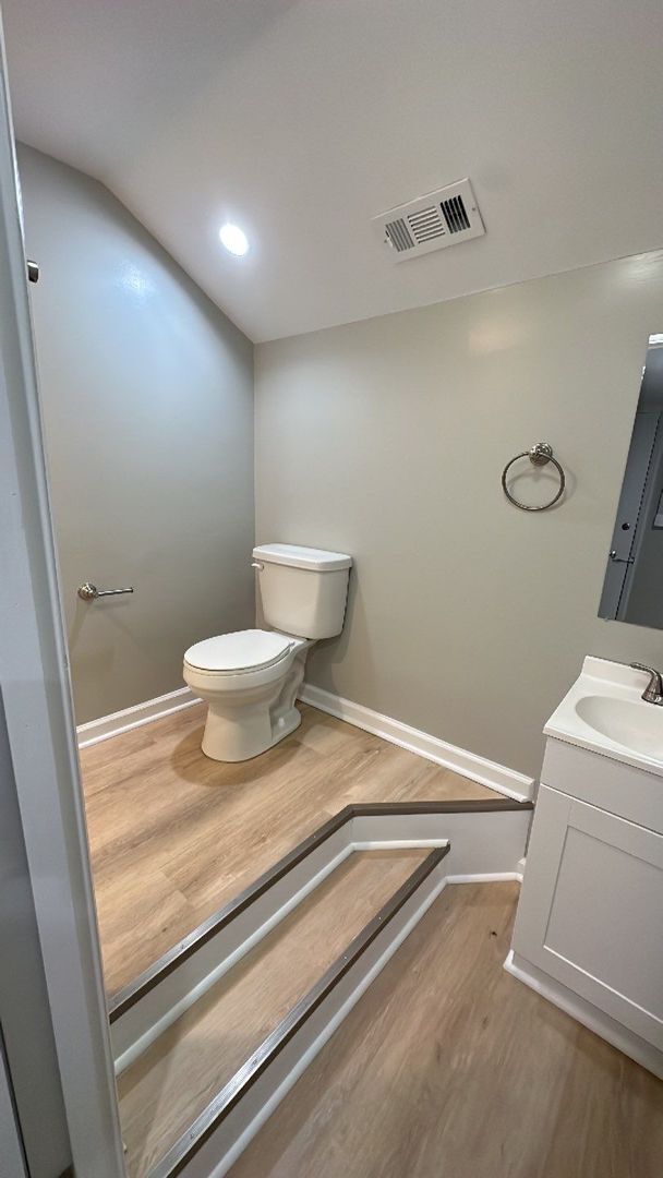 Building Photo - Beautiful, 4 Bedroom, 3 Bath House in Nashville!