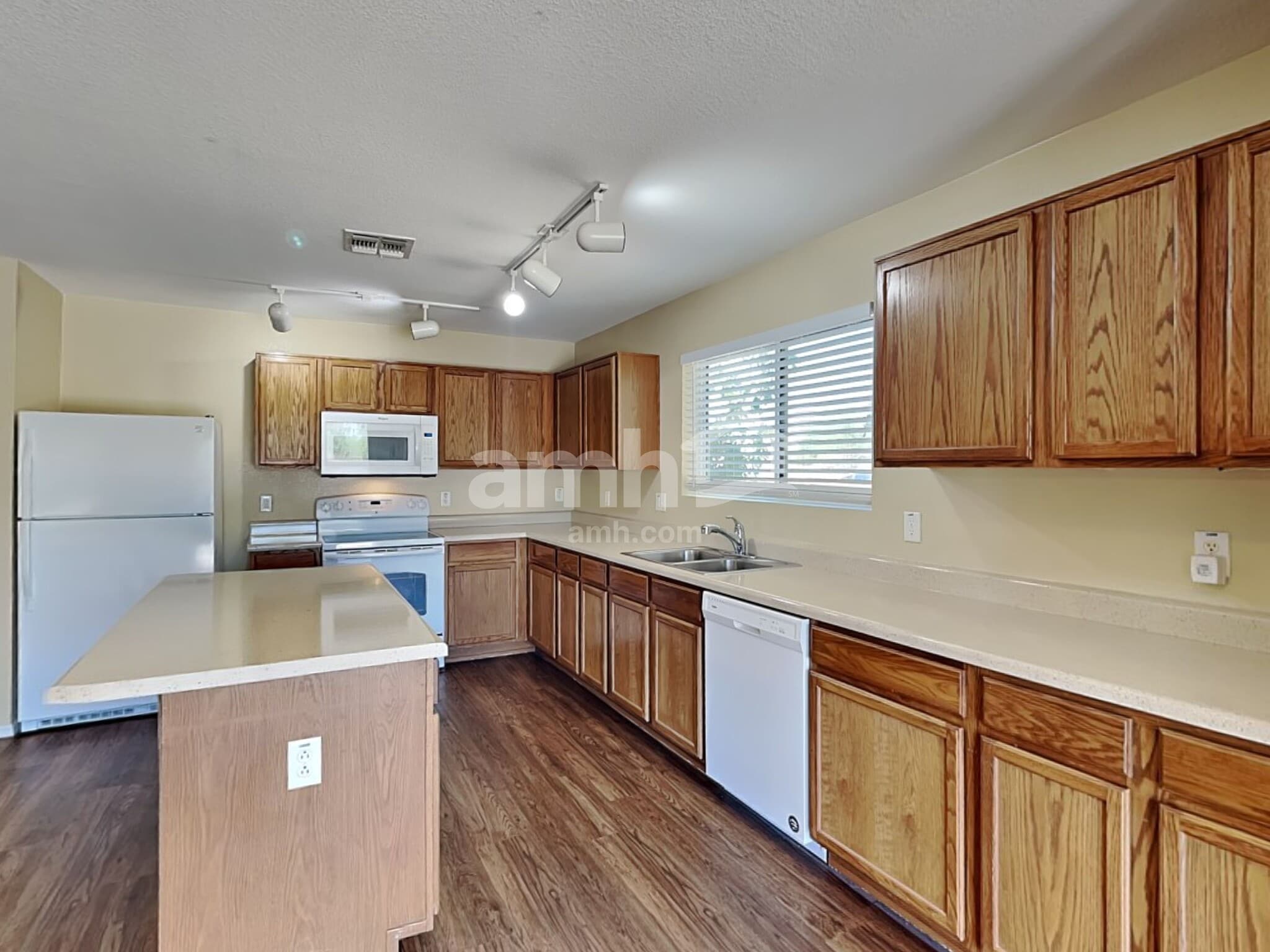 Building Photo - 5020 E Butterweed Dr