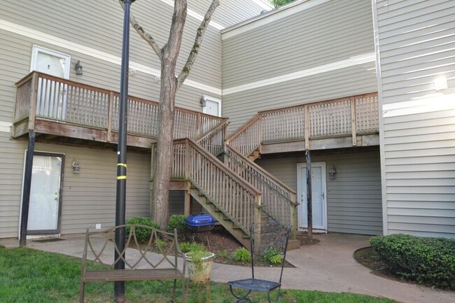 Building Photo - 1605 Merry Oaks Rd