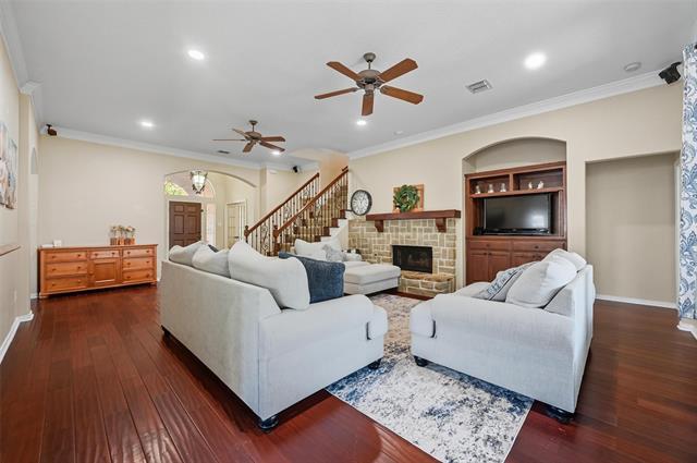 Building Photo - 2208 Cheshire Dr
