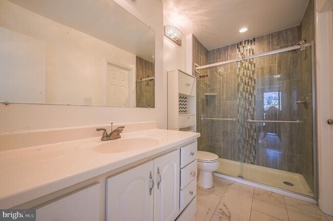 Building Photo - 6141 Leesburg Pike