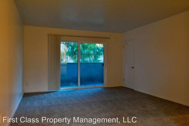 Building Photo - 3855 Lake Grove Ave