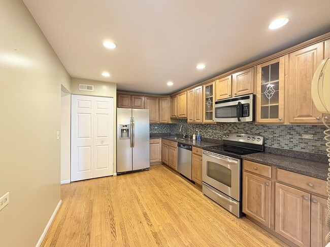 Building Photo - 424 Mallard Dr