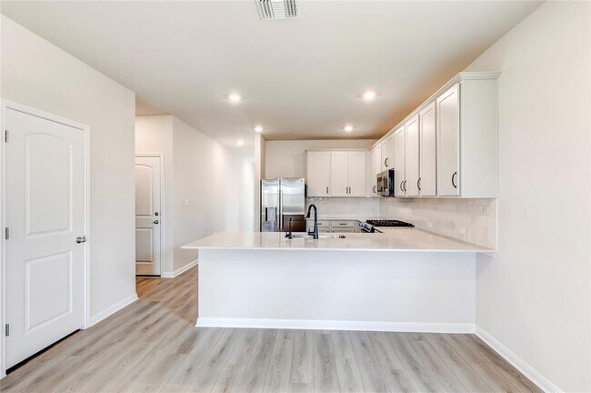 Building Photo - 133 Silverleaf Spur