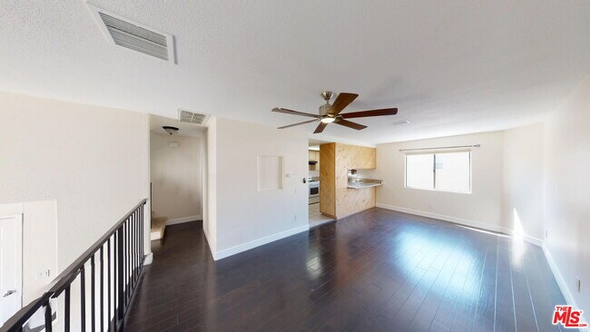 Building Photo - 14401 Plummer St