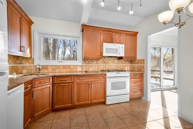 Building Photo - 25 Woodhollow Ln