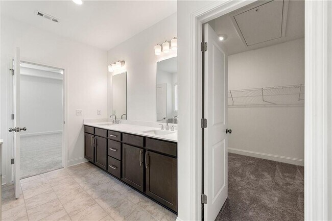Building Photo - 8715 Chesford Grv