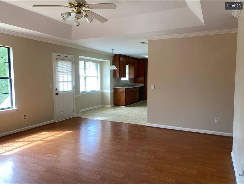 Building Photo - 137 Laredo Cir