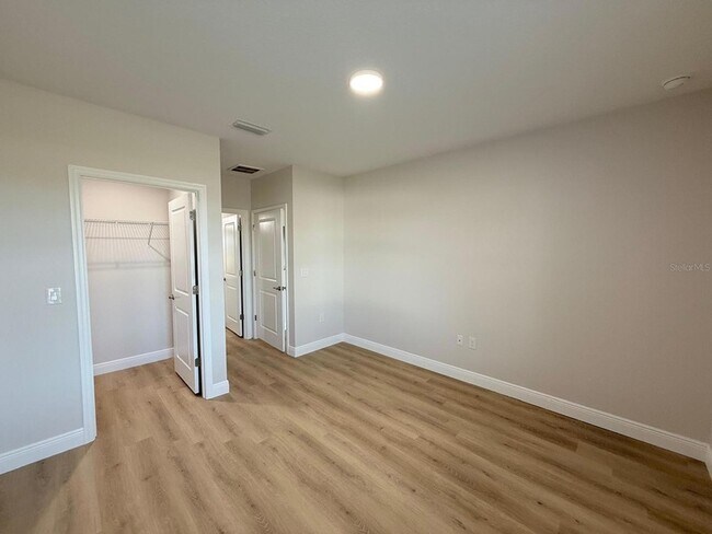 Building Photo - 10336 Pendleton Ave