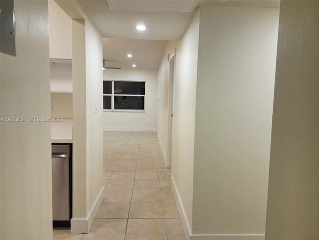 Building Photo - 4800 NW 35th St