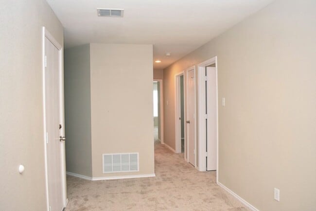 Building Photo - 14000 Silkwood Dr