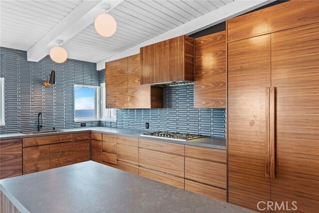 Building Photo - 7512 Rindge Ave