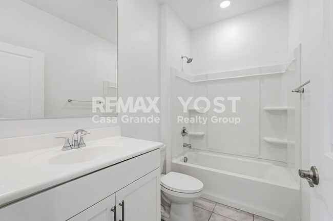 Building Photo - Move-In Ready Beauty with Granite Counters & Private Backyard!