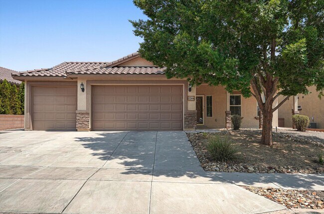 Building Photo - 224 Valle Alto Dr NE