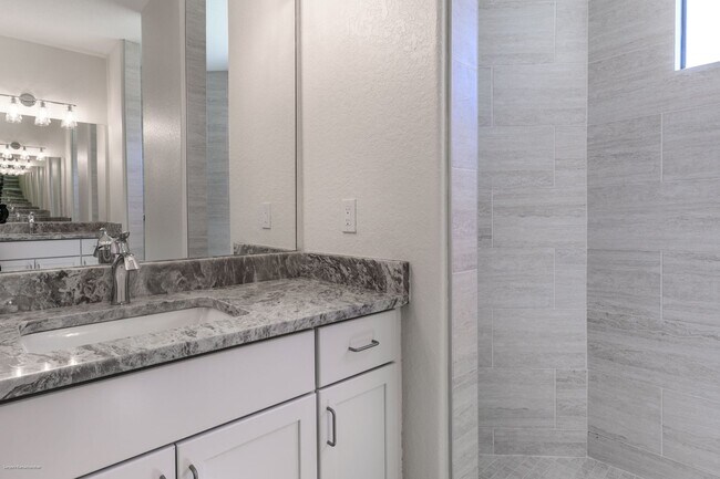 Building Photo - PET FRIENDLY BRAND-NEW LUXURY EXECUTIVE HOME