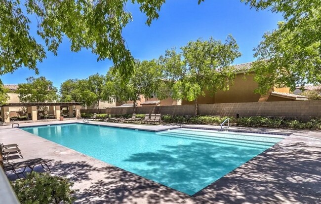 Building Photo - Stylish 3-Bedroom Home with Loft in Gated Community