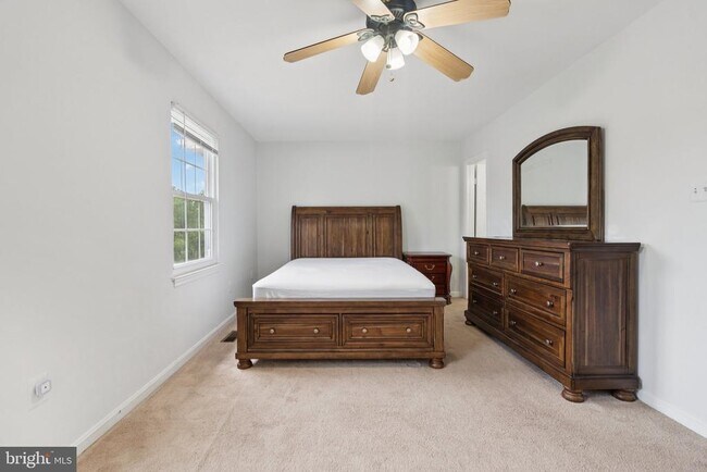 Building Photo - 907 Smartts Ln NE