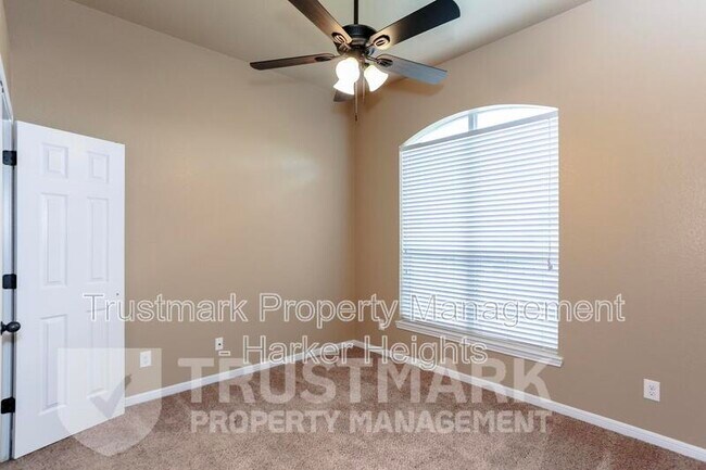 Building Photo - 200 W Little Dipper Dr