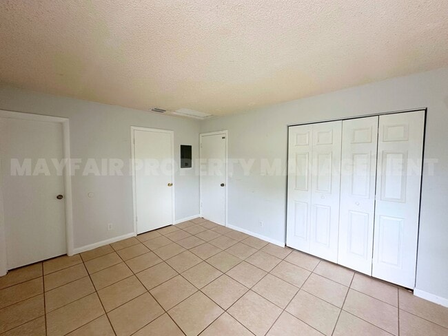 Building Photo - 4523 Gulfstream Rd