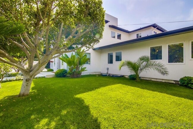 Building Photo - 657 Westbourne St