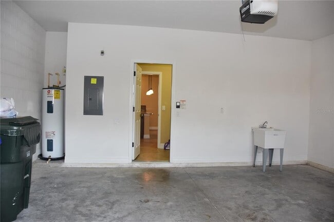 Building Photo - 2274 Geneva Dr