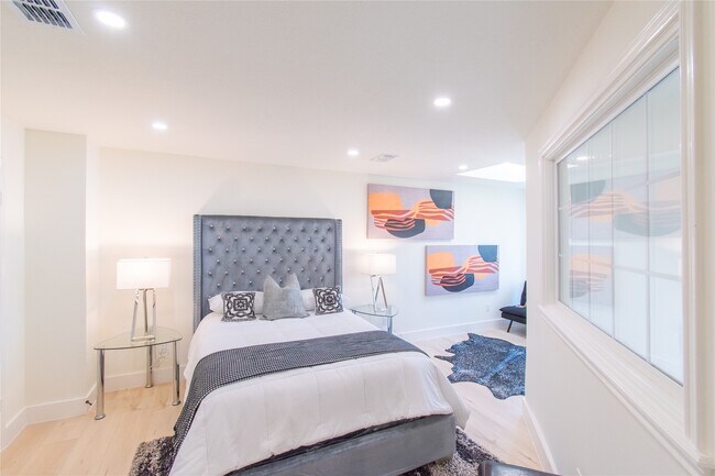 Building Photo - 727 Bunker Hill Rd