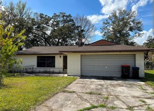 Building Photo - Charming Belleview Home with Spacious Yard & Peaceful Location