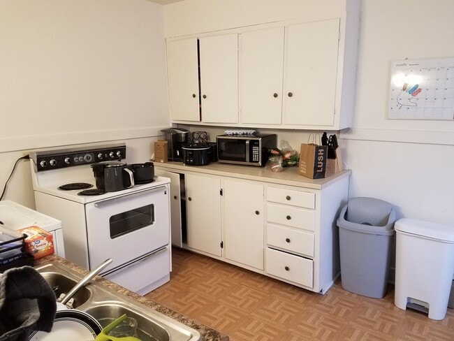 Building Photo - nre1215