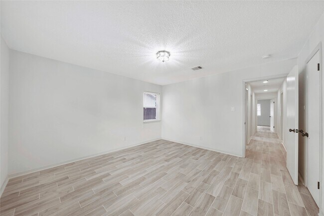 Building Photo - 9631 Truscon Dr