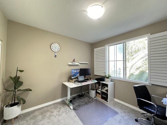 Building Photo - 4089 Peninsula Dr
