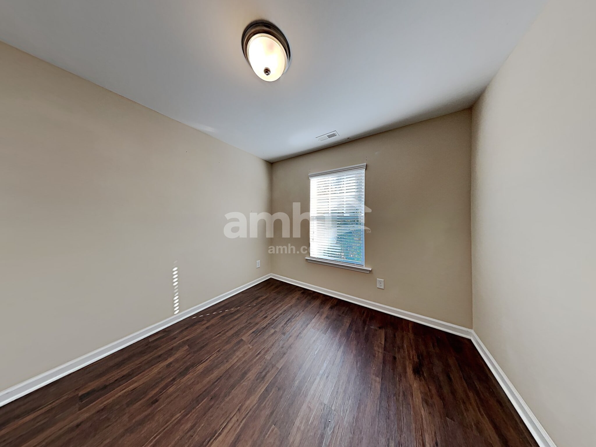 Building Photo - 405 Birch Run Dr