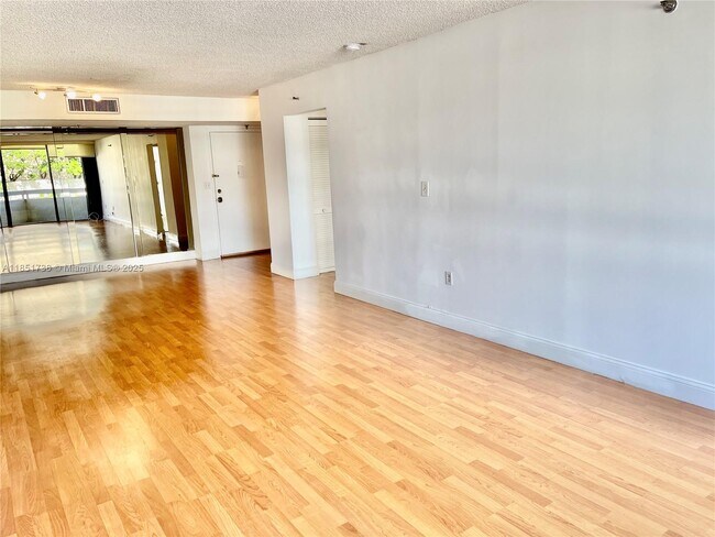 Building Photo - 2501 Brickell Ave