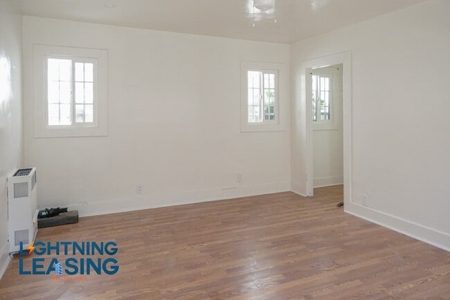 Building Photo - 1326 N Serrano Ave