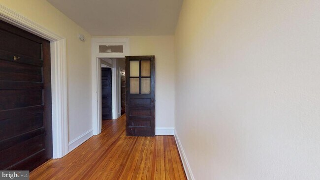 Building Photo - 728 Rock Creek Church Rd NW