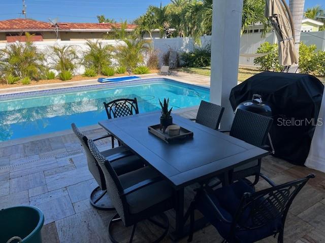 Building Photo - 2220 E Vina Del Mar Blvd