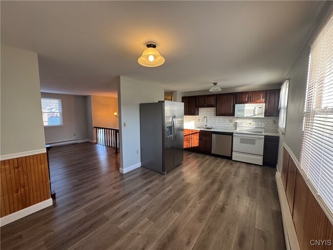 Building Photo - 8223 Lucchesi Dr