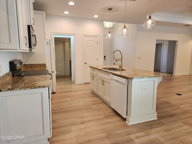 Building Photo - 114 Heather Dr