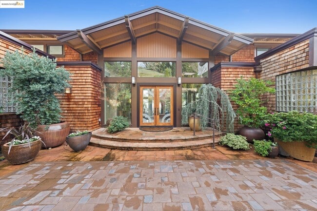 Primary Photo - 4110 Happy Valley Rd