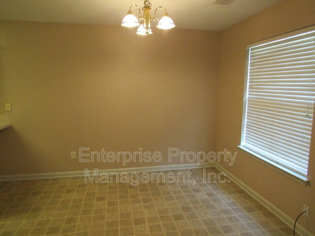 Building Photo - 9740 Riggin Dr