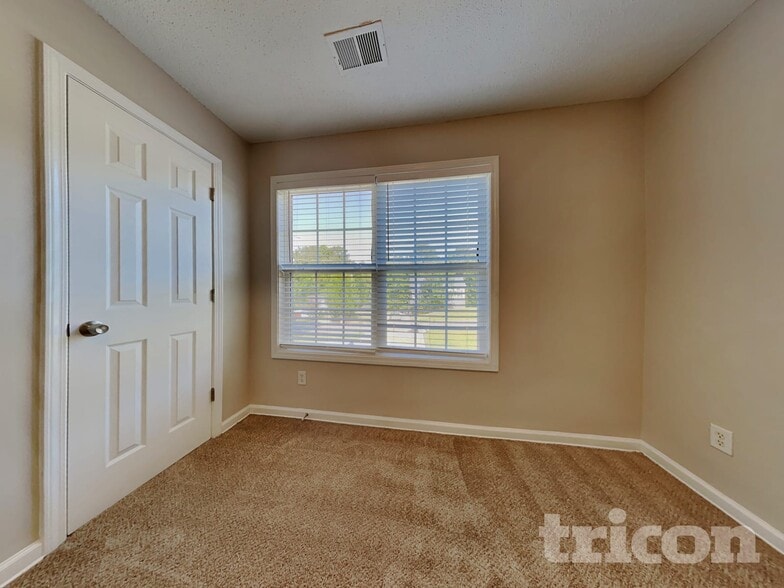 Building Photo - 103 Fairfax Dr