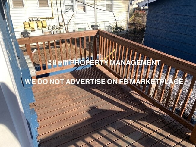 Building Photo - 731 W 25th St