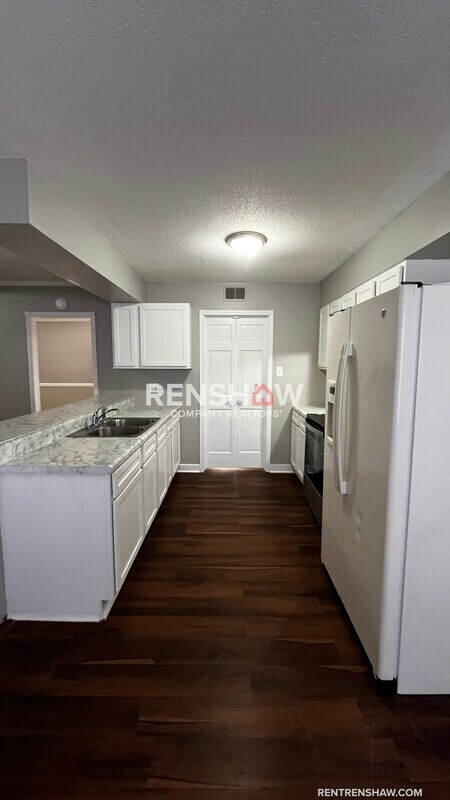 Building Photo - 2173 Blue Ridge Cv