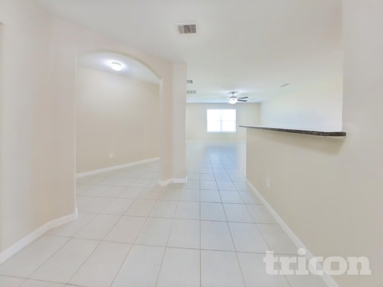 Building Photo - 701 Totem Trail Dr