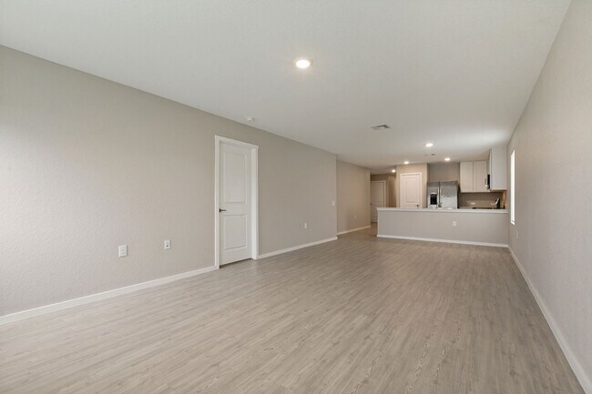 Building Photo - CHARMING 4-BEDROOM IN NEWLY CONSTRUCTED VALLE SOL