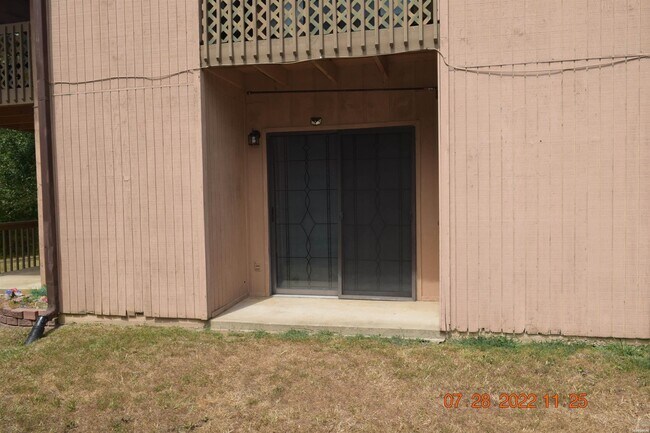 Building Photo - 1100 Woodlawn Ave
