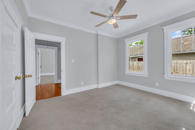 Building Photo - Cozy craftsman bungalow on Seiler Ave