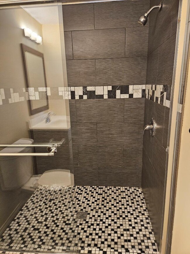 Building Photo - 7102 Mohawk St