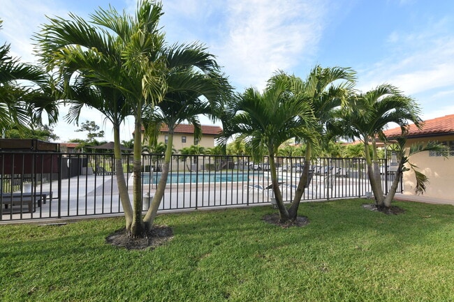 Building Photo - 21895 Lake Forest Cir